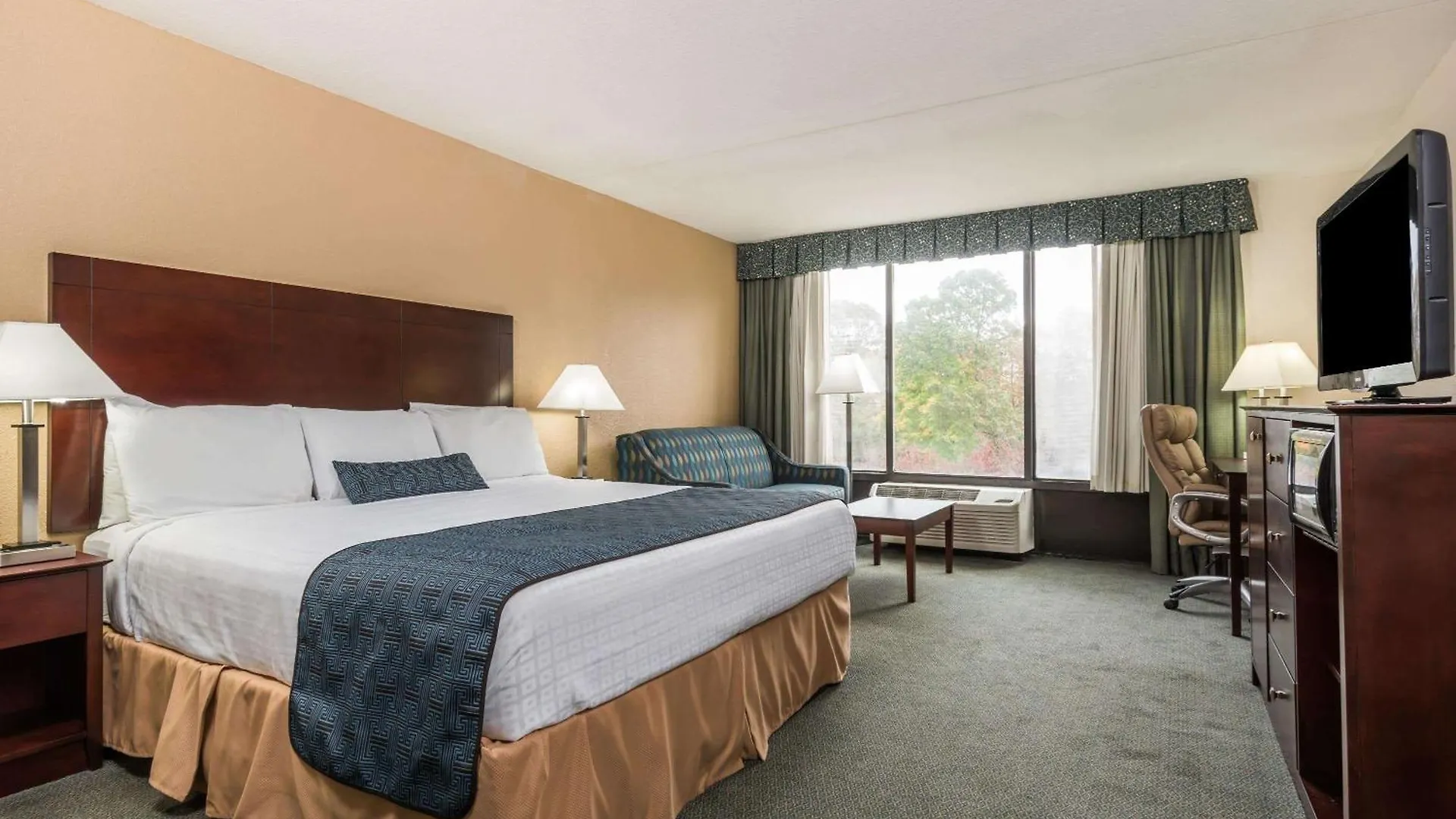 Hotel Wyndham Garden Williamsburg Busch Gardens Area