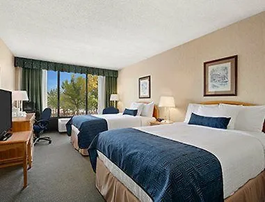 Hotel Wyndham Garden Williamsburg Busch Gardens Area